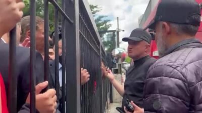 CHP Genel Merkezi’nin tahliye iddiaları üzerine yaşanan gerginlik sürerken, CHP