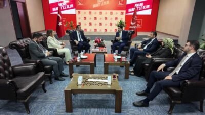 Kurban Bayramı'nın ikinci gününde Saadet Partisi Genel Merkezi, geleneksel siyasi