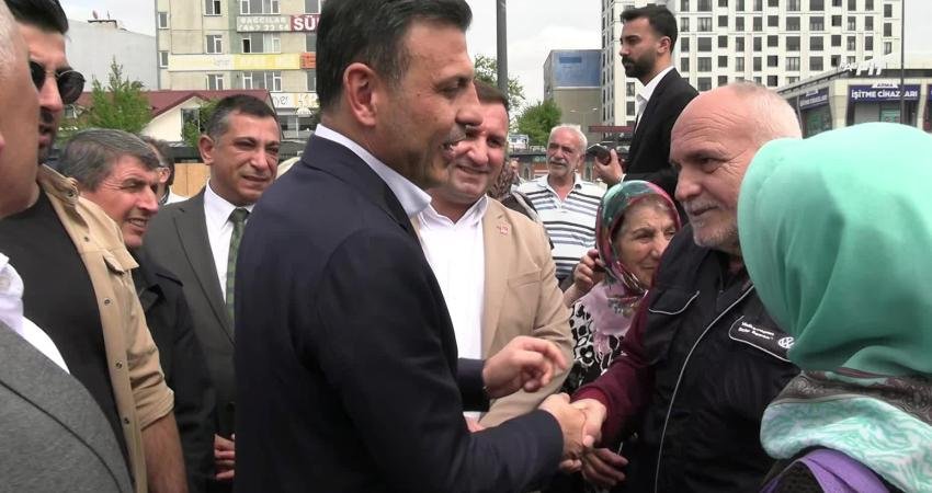 Bağcılar'da esnaf ve pazar ziyareti gerçekleştiren CHP İstanbul İl Başkanı