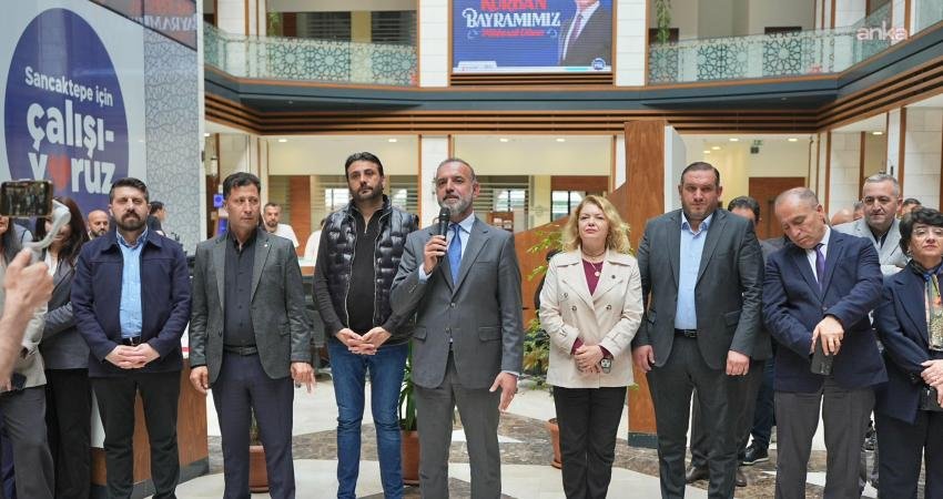 Sancaktepe Belediyesi’nde bayramlaşma Sancaktepe Belediye Başkanı Alper Yeğin, Kurban Bayramı öncesi belediyenin ana