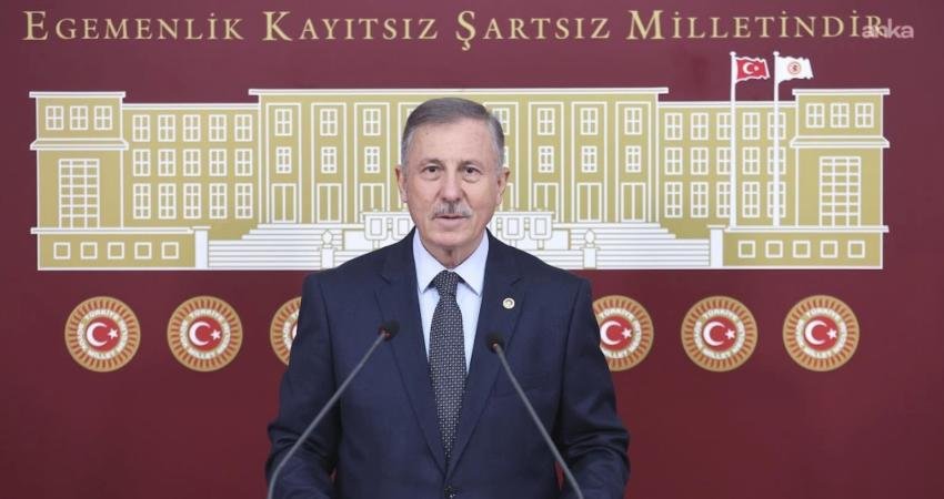 Yeni Yol Grup Başkanvekili Selçuk Özdağ, Anadolu Ajansı’nın yayın politikalarını
