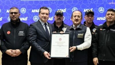 Silivri Belediye Başkanı Bora Balcıoğlu, AFAD Akreditasyon Sistemi Arma Teslim