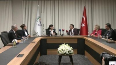 Gelecek Partisi heyeti, DEM Parti'nin bayramını kutladı. Gelecek Partisi Genel
