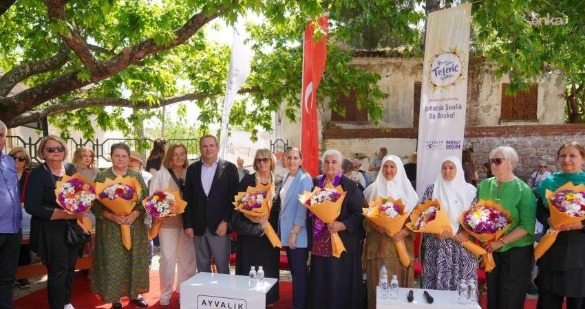 Ayvalık Belediyesi’nin düzenlediği 9. Teferiç Şenlikleri kapsamında Anneler Günü’nde düzenlenen