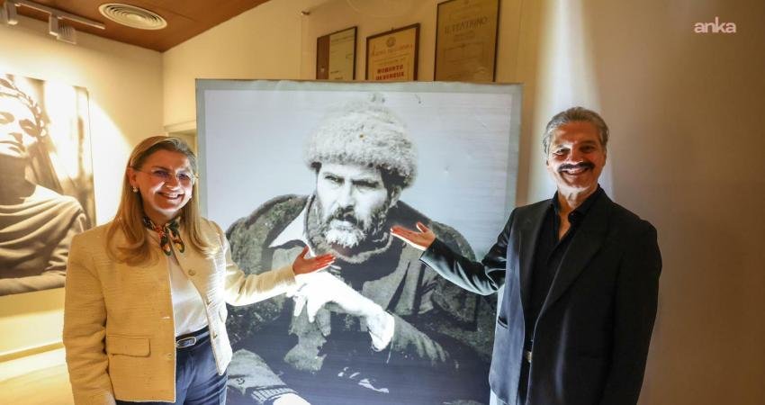 Bakırköy Belediye Tiyatroları (BBT), Tarık Akan’ın hayatını konu alan "Anne