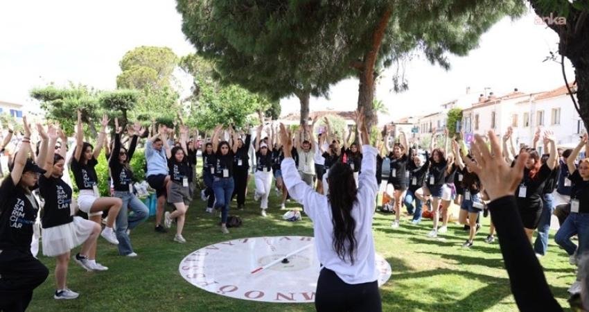Çeşme Belediyesi ve Çeşme Vizyon Ofisinin ev sahipliğinde düzenlenen Tasarımcılar