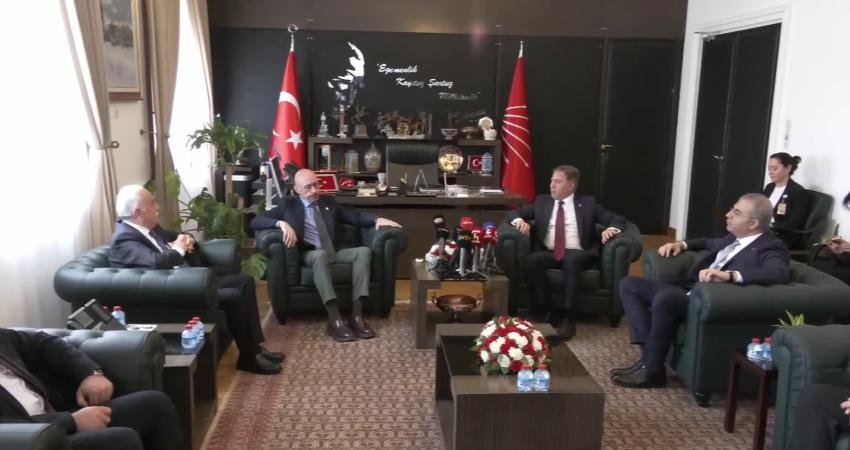 TBMM CHP Grubu’nda bayramlaşma… İYİ Parti Grup Başkanvekili Poyraz: “Bizler bu süreçte sonuna kadar yanınızda ve destekçiniz olacağız” İYİ Parti Grup Başkanvekili Uğur Poyraz'ın başkanlığındaki heyet, TBMM'de CHP