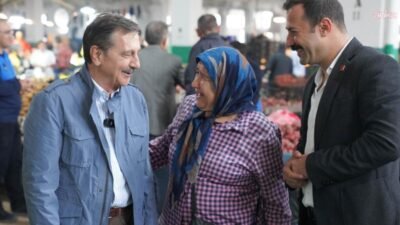 Tepebaşı Belediye Başkanı Ataç: “Bayram sevinci, geçim sıkıntısının gölgesinde kalıyor” Tepebaşı Belediye Başkanı Ahmet Ataç, Kurban Bayramı öncesinde yaptığı pazar