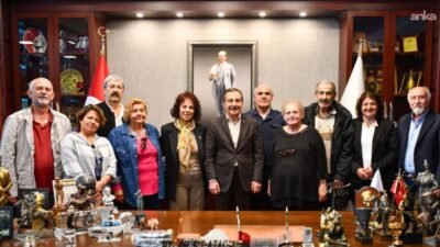 Tepebaşı Belediye Başkanı Ataç: “Emeklilerimiz, temel ihtiyaçlarını karşılamakta bile zorlanıyor” Tepebaşı Belediye Başkanı Ahmet Ataç, DİSK’e bağlı Emekli-Sen Şube Başkanı
