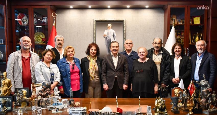 Tepebaşı Belediye Başkanı Ataç: “Emeklilerimiz, temel ihtiyaçlarını karşılamakta bile zorlanıyor” Tepebaşı Belediye Başkanı Ahmet Ataç, DİSK’e bağlı Emekli-Sen Şube Başkanı