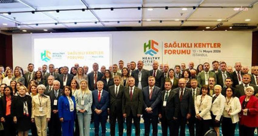 Tepebaşı Belediye Başkanı Ahmet Ataç, Türkiye Sağlıklı Kentler Birliği’nin İstanbul’da