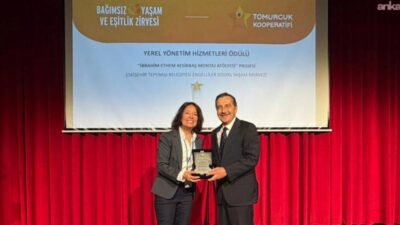 Tepebaşı Belediyesi, Tomurcuk Kooperatifi tarafından düzenlenen Altın Dokunuş Ödülleri'nde "İbrahim
