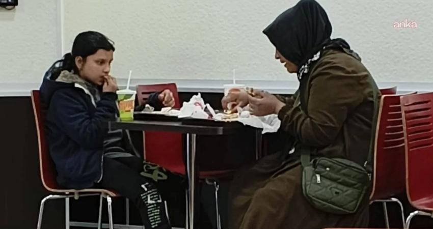 Ticaret Bakanlığı, bir Burger King şubesinde anne ve kızına maddi