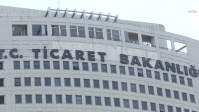 Ticaret Bakanlığı verilerine göre, Türkiye’nin e-ticaret hacmi 2025 yılında 4,5 trilyon