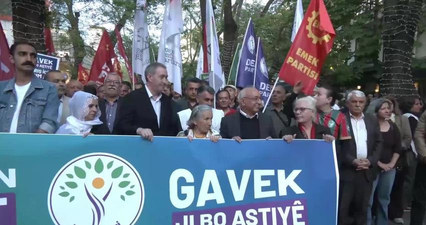 DEM Parti Eş Genel Başkanı Tuncer Bakırhan, partisinin düzenlediği "Barış