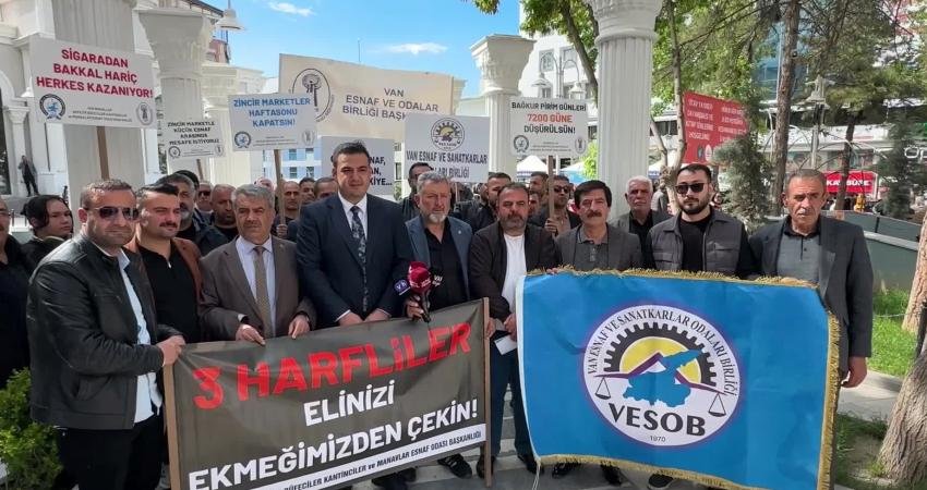 Van ESOB Başkanı Adıyaman: “Küçük esnaf güçlenmezse şehir ekonomisi ayakta kalamaz” Van Esnaf ve Sanatkarlar Odaları Birliği Başkanı Eser Adıyaman, “Yerel