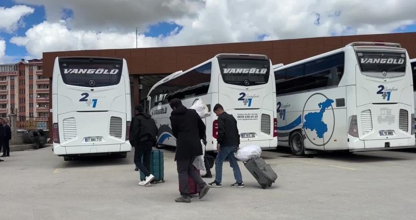 Van’da yaklaşan bayram öncesi otobüs firmaları temsilcileri artan yakıt ve