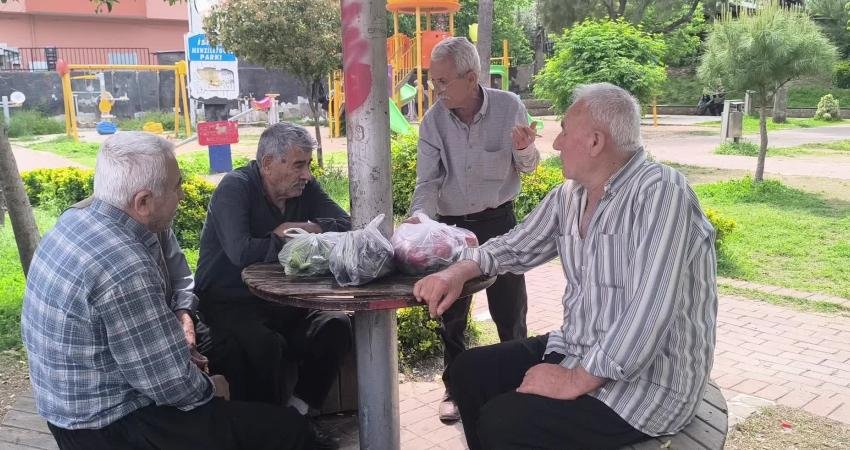  TÜRK-İŞ'in nisan ayında açlık sınırını 34,6 bin TL açıkladığını hatırlatan