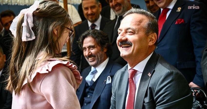 Anahtar Parti Genel Başkanı Yavuz Ağıralioğlu, partisinin bayramlaşma programında, "Bayramdan