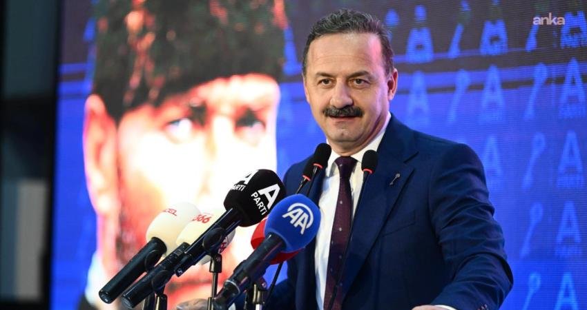 Anahtar Parti Genel Başkanı Yavuz Ağıralioğlu, partisinin Kastamonu halk buluşmasında,