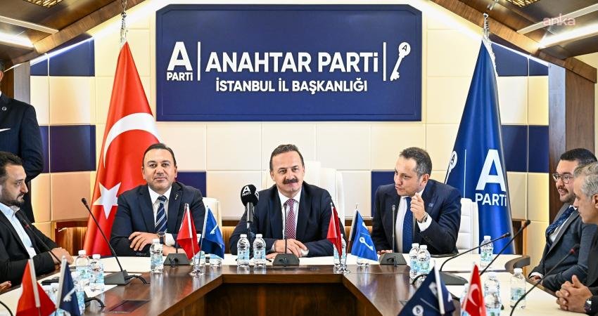 Anahtar Parti Genel Başkanı Yavuz Ağıralioğlu, partisinin İstanbul İl Başkanlığı