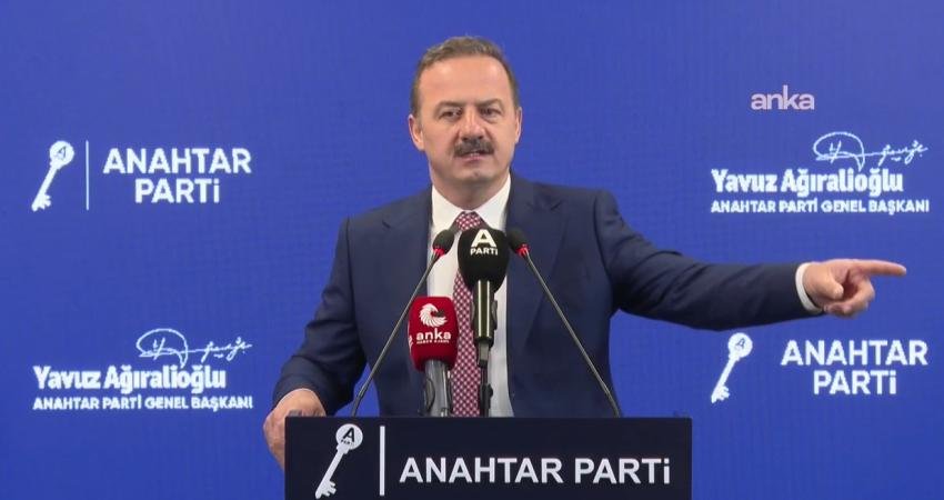 Yavuz Ağıralioğlu’ndan iktidarın ekonomi politikalarına tepki Anahtar Parti Genel Başkanı Yavuz Ağıralioğlu, vergi politikaları ve ekonomik