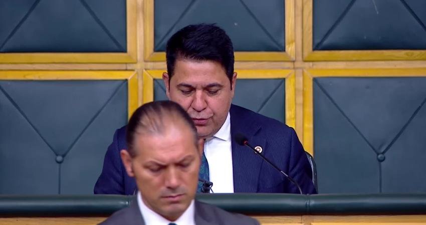 Gelecek Partisi Genel Başkanı Ahmet Davutoğlu, Türkiye'nin bir kıskaca sokulduğunu