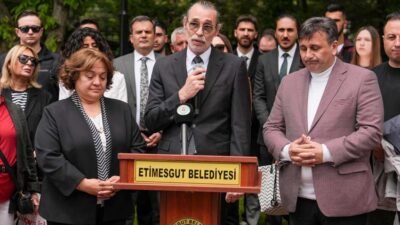Etimesgut Belediyesi tarafından yapımı tamamlanan Yiğit Gençbay Kaykay Parkı düzenlenen