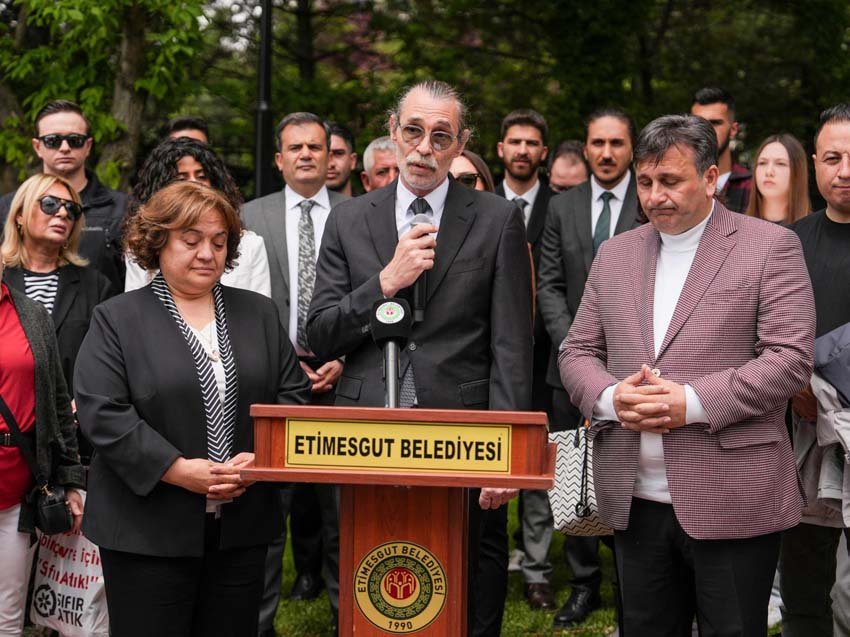 Etimesgut Belediyesi tarafından yapımı tamamlanan Yiğit Gençbay Kaykay Parkı düzenlenen