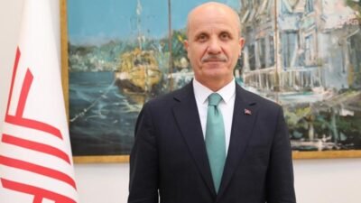 Yükseköğretim Kurulu (YÖK) Başkanı Erol Özvar başkanlığında çok sayıda rektörden
