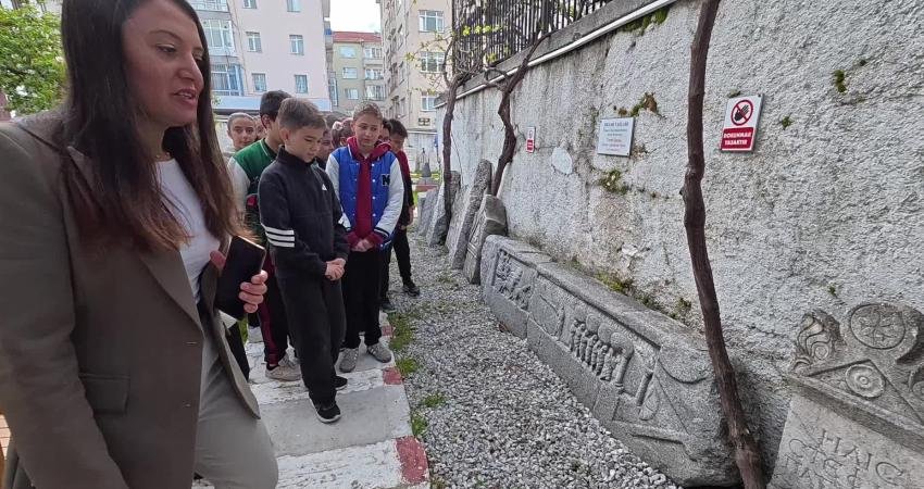 Yozgat’ta Müze Müdürlüğü tarafından “Müzeler Haftası” kapsamında ilkokul öğrencilerine yönelik