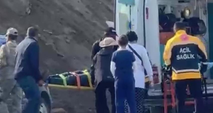 Hakkari’de Yüksekova-Şemdinli kara yolunun Onbaşılar Köyü Meşkan Tepe mevkisinde sabah