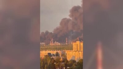 Ukrayna Devlet Başkanı Zelenskiy, Ukrayna güçlerinin cepheden yaklaşık 700 kilometre