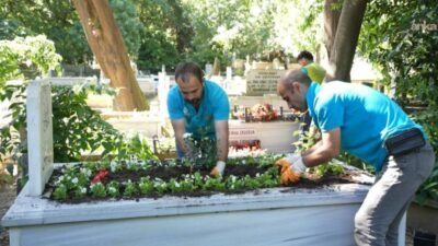Bayram ziyaretleri öncesinde sevdiklerinin kabirlerini daha bakımlı ve düzenli görmek
