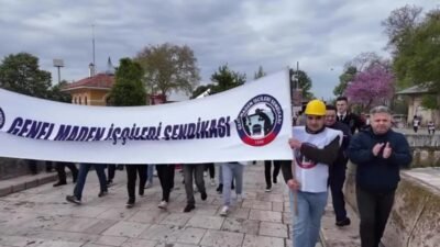 Zonguldaklı Genel Maden İşçileri Sendikası (GMİS) üyesi madenciler, 1 Mayıs