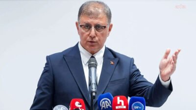 İzmir Büyükşehir Belediye Başkanı Cemil Tugay, CHP üyeliğinden istifa ettiğini