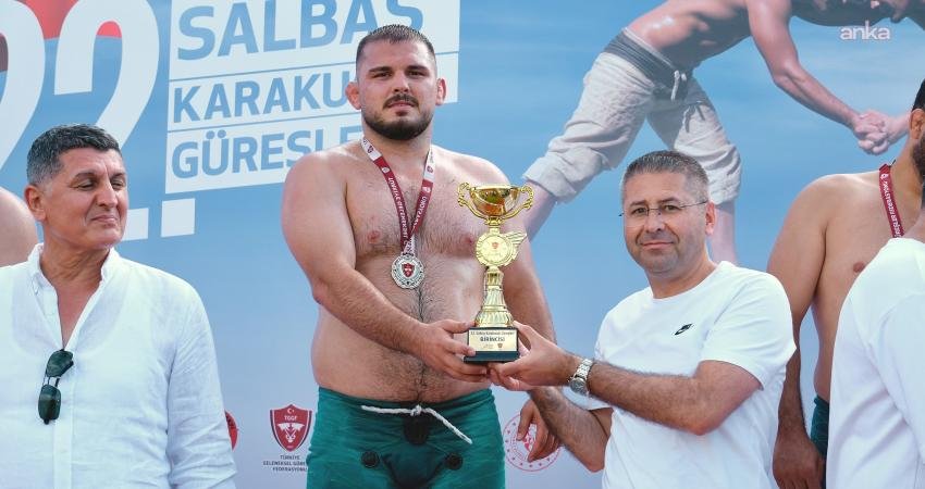 Adana Büyükşehir Belediyesi tarafından düzenlenen 22. Salbaş Karakucak Güreşleri'nde başpehlivan