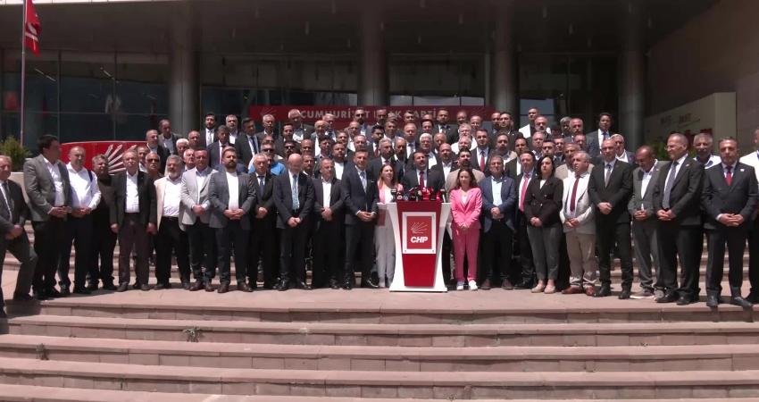 CHP'de olağanüstü kurultay talebiyle toplanan 833 delegenin imzası, CHP Genel