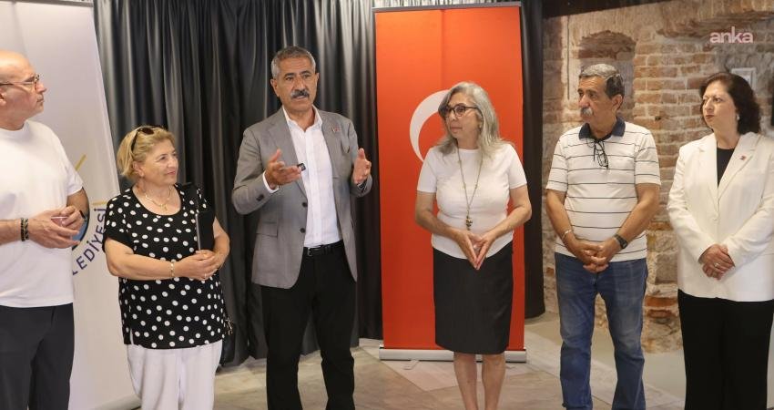 “Adaların Sessiz Sakinleri” resim sergisi, Taş Mektep’te ziyarete açıldı Adalar’da sokak hayvanlarının yaşam hakkına dikkati çekmek, ortak yaşam kültürünü