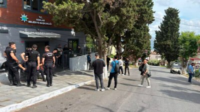 Bu sabah Adalar Belediye Başkanı Ali Ercan Akpolat'ın da arasında