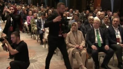 Cumhurbaşkanı Recep Tayyip Erdoğan, "Yorulan varsa buyursun kenara gelsin, dinlensin.