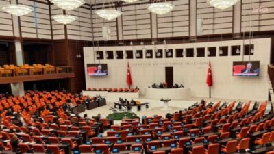 AK Parti, çalışmalarında sona gelinen üniversitelerden atılanlara af getirilmesine ilişkin