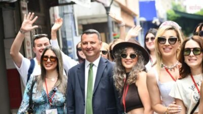 Türkiye'nin farklı şehirlerinden 567. Çağlak Festivali kapsamında Akhisar'a gelen dijital
