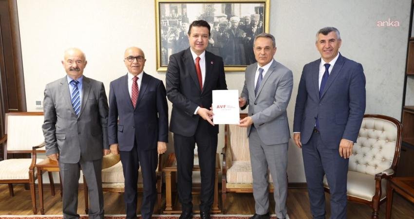Alevi Vakıfları Federasyonu Genel Başkanı Haydar Baki Doğan ve beraberindeki