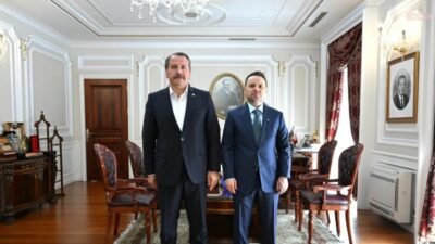 Memur-Sen ve Eğitim-Bir-Sen Genel Başkanı Ali Yalçın, Ağrı'nın Hamur ilçesinde