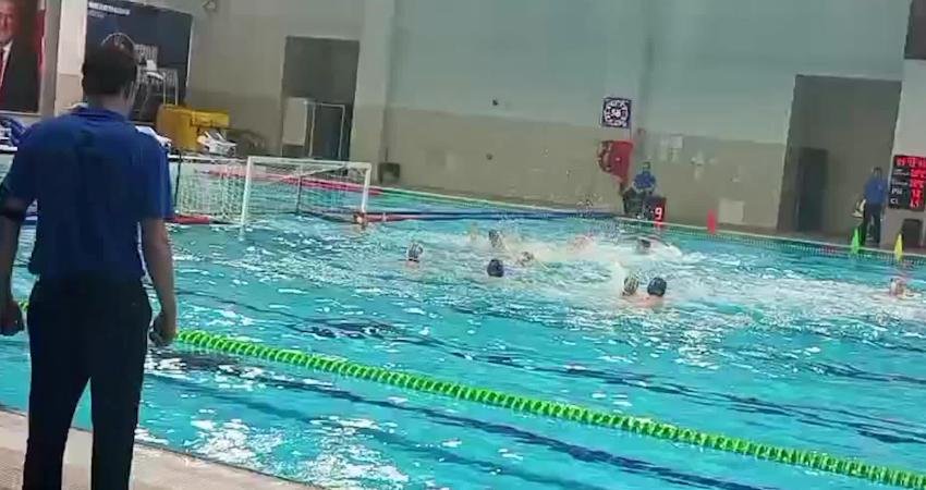 Altyapıdan milli takıma uzanan yolda tedavi molası İzmir Büyükşehir Belediyesi Spor Kulübü’nün 16 yaşındaki milli sutopu sporcusu