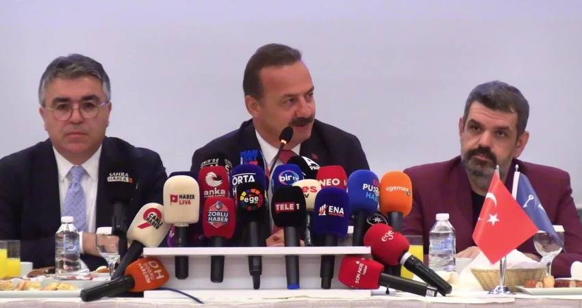 Anahtar Parti Genel Başkanı Yavuz Ağıralioğlu, CHP’nin 38. Olağan Kurultayı’na