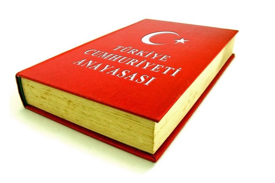 Aslında tüm olay, altyapı ile üstyapı arasındaki o köklü çelişkiden