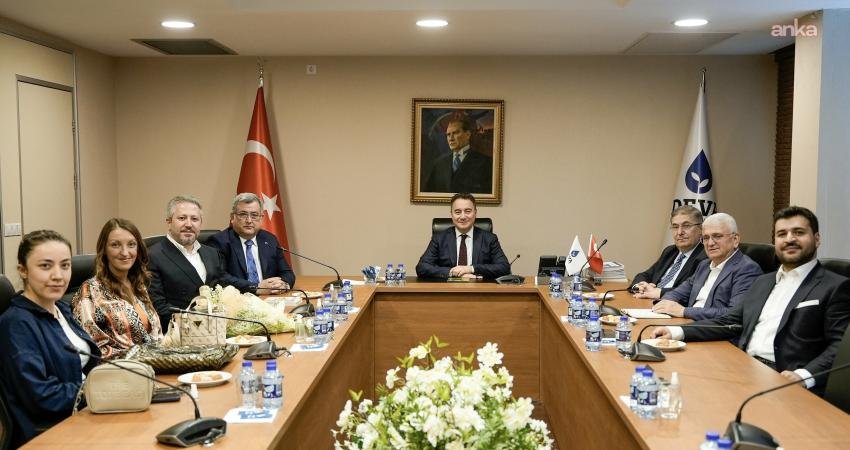 Ankara Kuyumcular Odası’ndan Babacan’a ziyaret Kuyumcular ve Saatçiler Odası Başkanı Timuçin Sönmez ve heyeti, DEVA