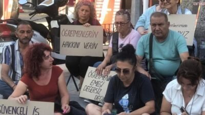 Muğla'nın Köyceğiz ilçesinde  oturma eylemi yapan öğretmelere Köyceğiz Hacıbektaş